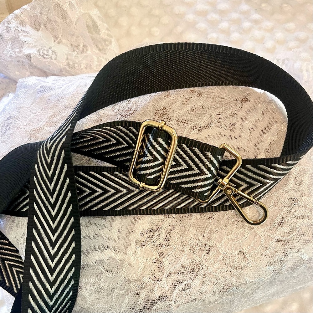 Universal Adjustable Crossbody
Handbag Shoulder Guitar Strap
Replacement